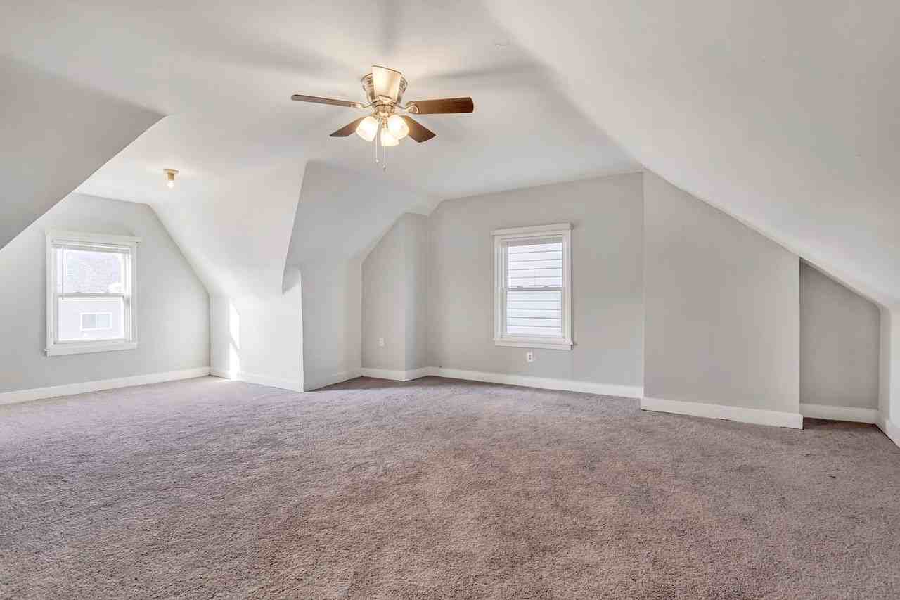 3709 Orpwood St - Photo 5 of 34