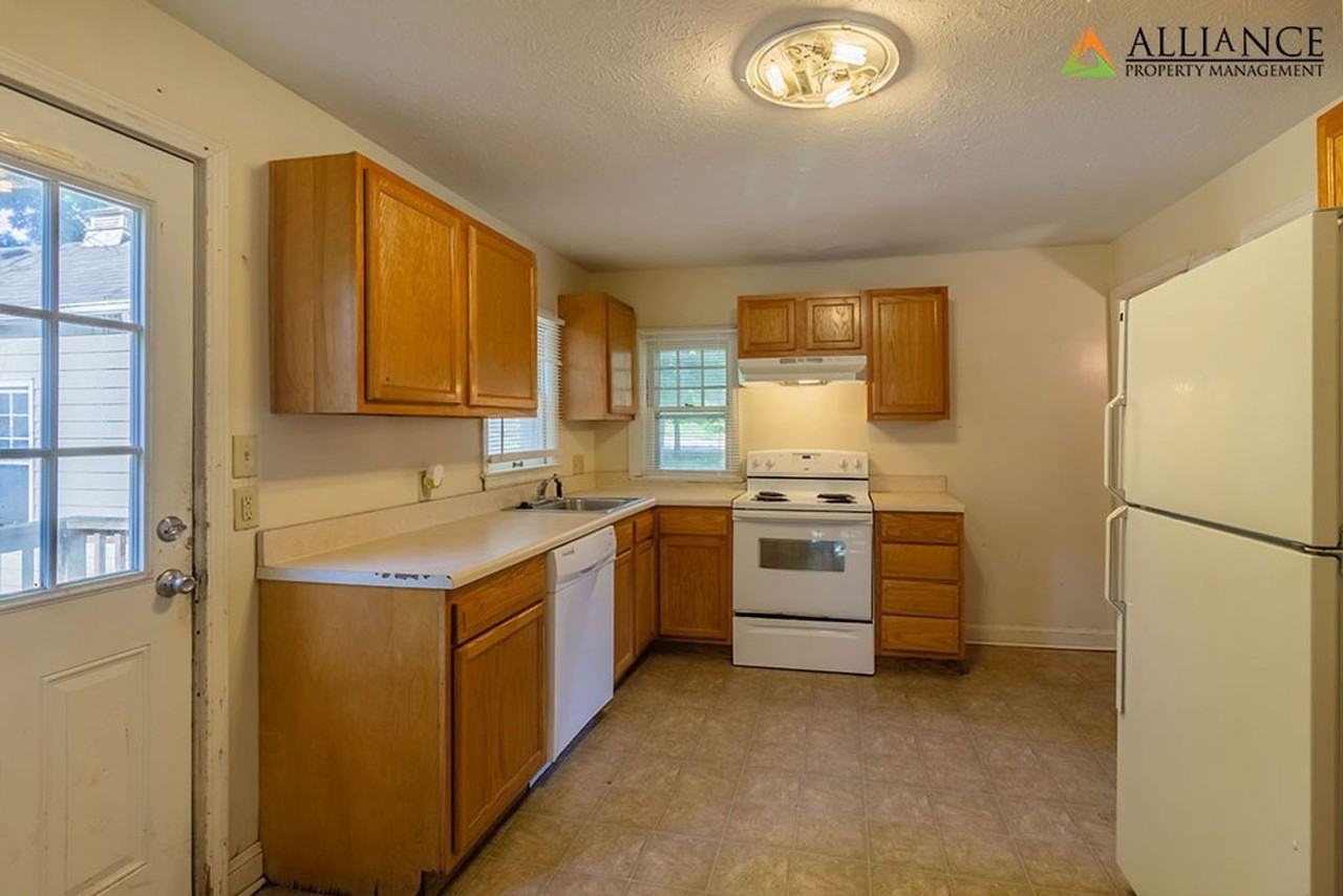 1857 Anderson Ave - Photo 6 of 33