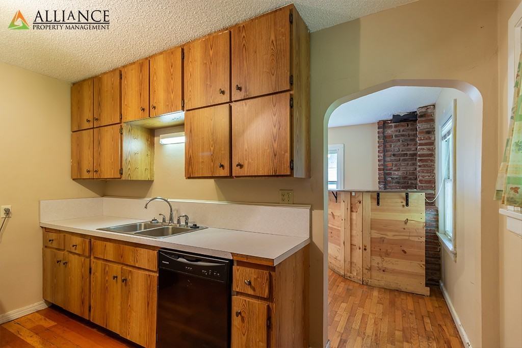 714 Thurston St - Photo 5 of 28