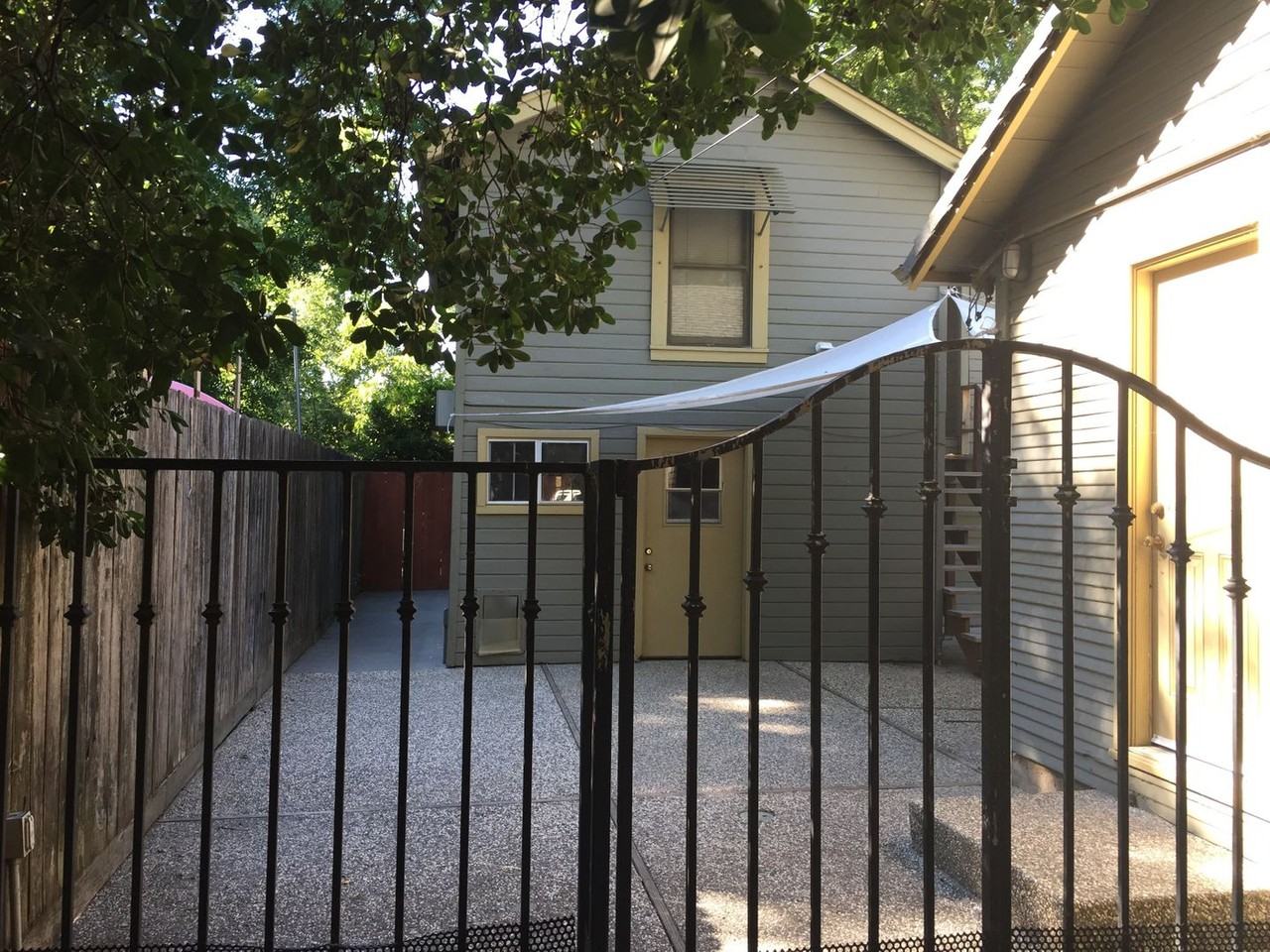 484 1/2 E 3rd Ave - Photo 4 of 19