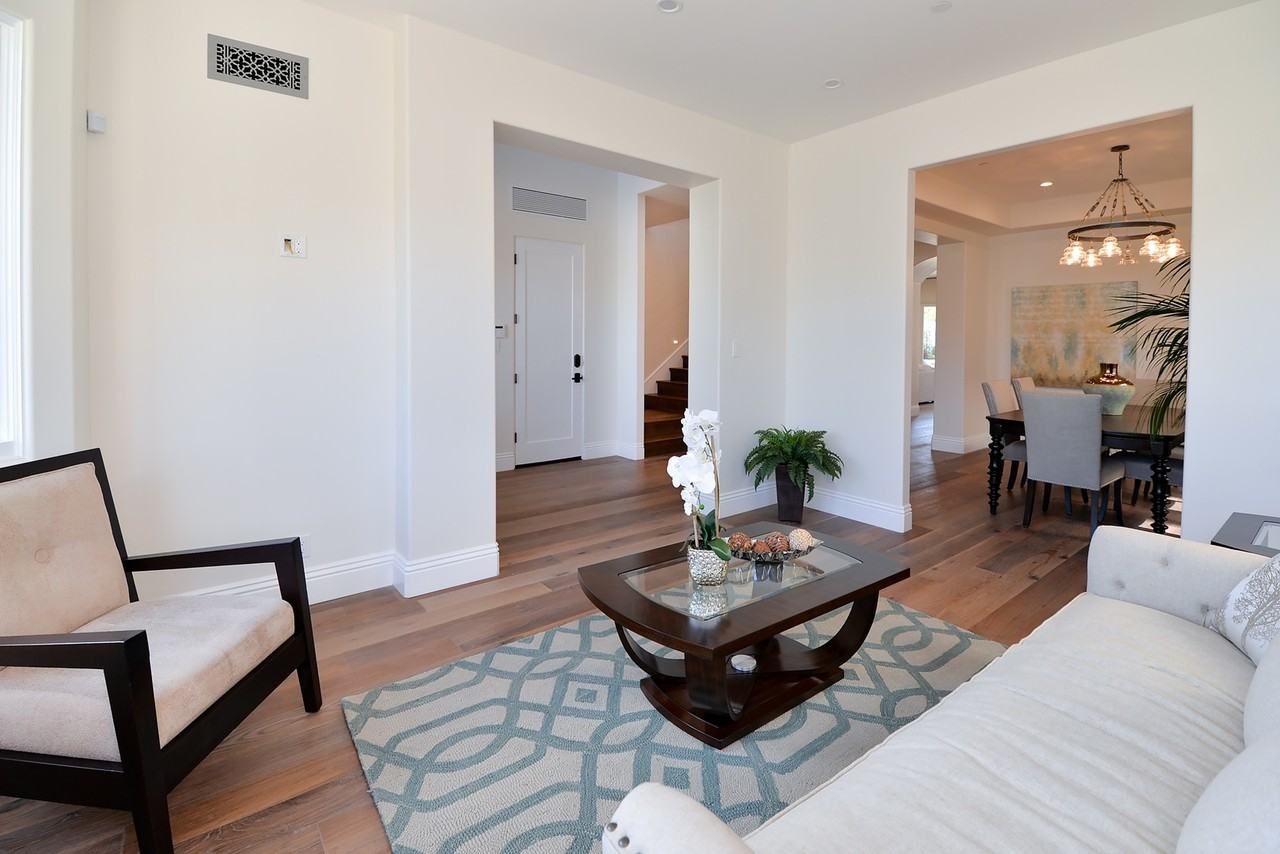 1037 8th St - Photo 2 of 45