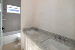 featured image of 1037 8th St