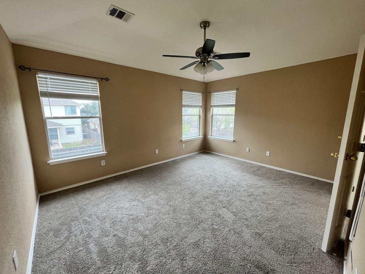 11313 Dodge Cattle Dr - Photo 5 of 17