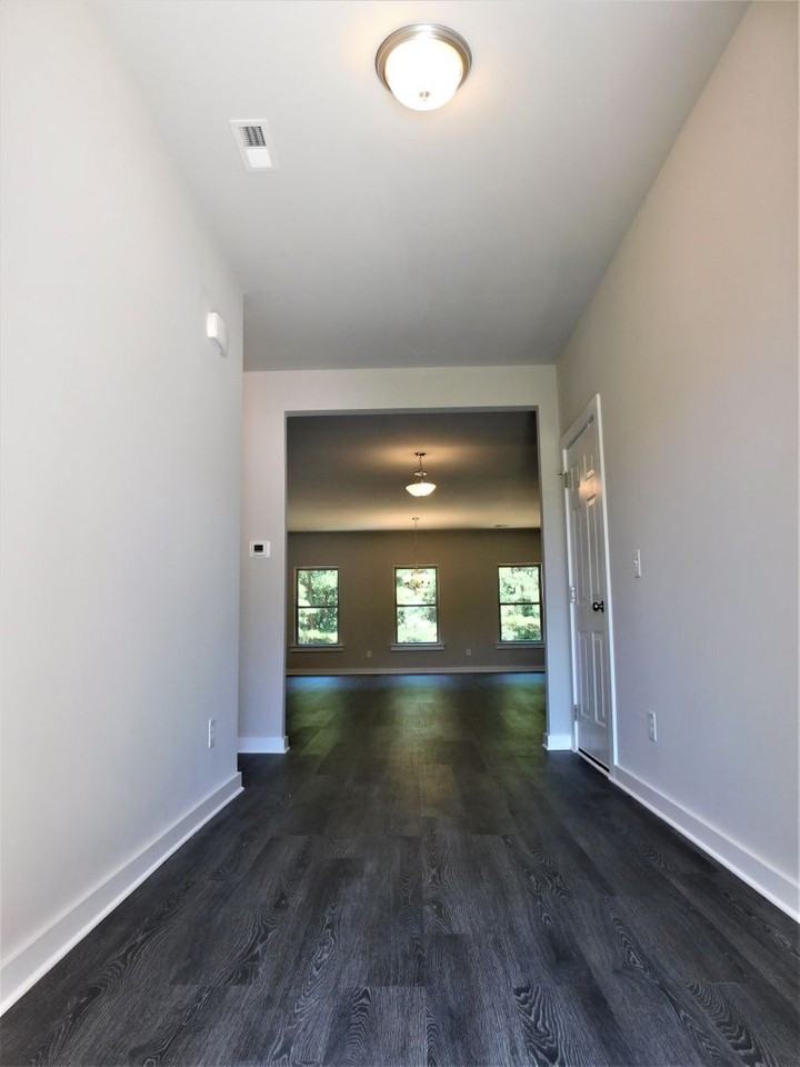 163 Farm Dr - Photo 3 of 21