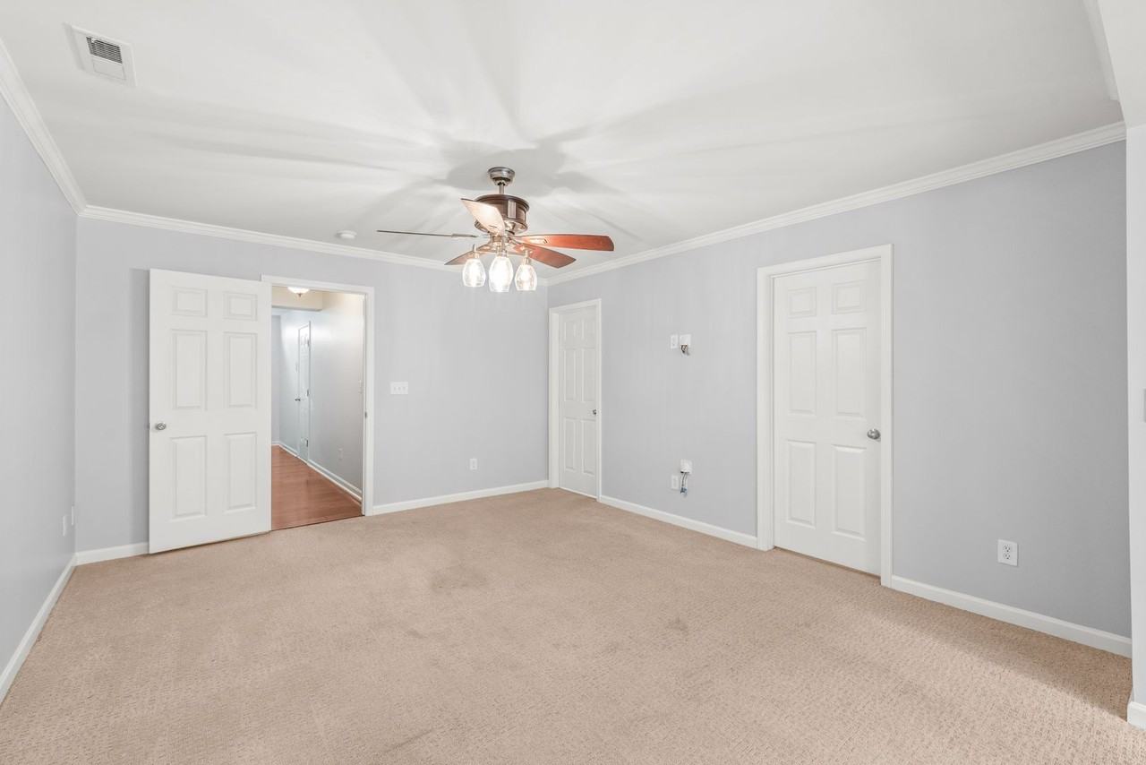 273 Lincoln St - Photo 5 of 31