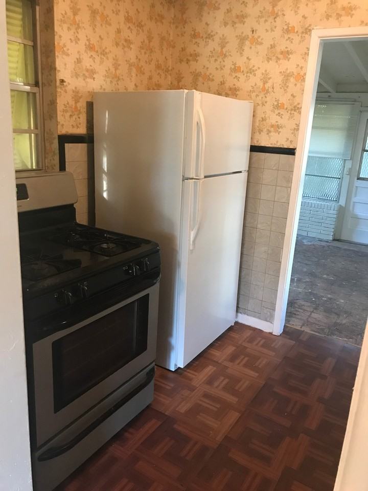 1609 Lauderdale Manor Dr - Photo 4 of 15