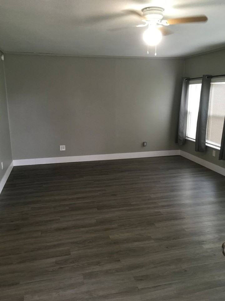 3583 Oasis Rd - Photo 3 of 16