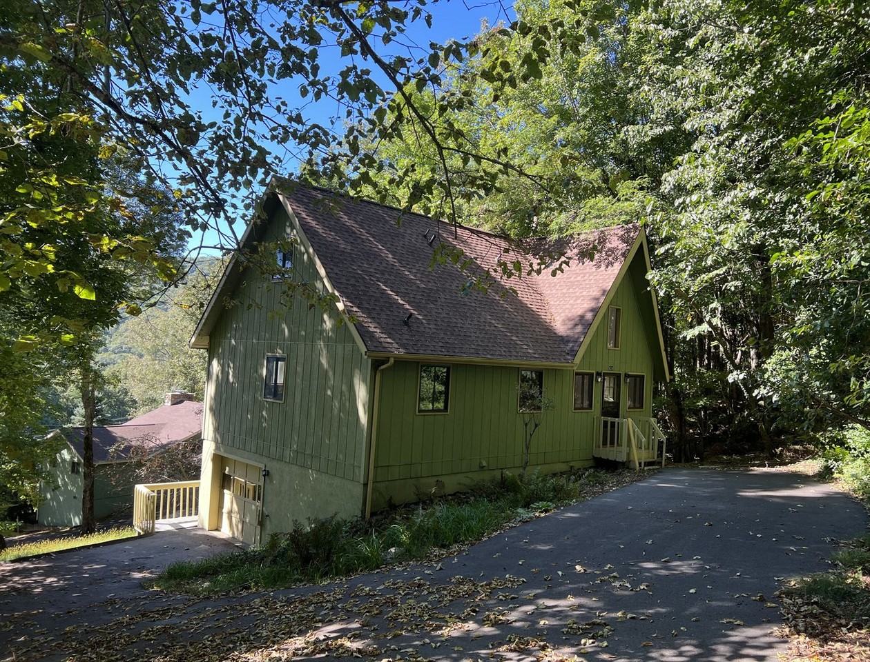 420 Cliffside Ln - Photo 3 of 45