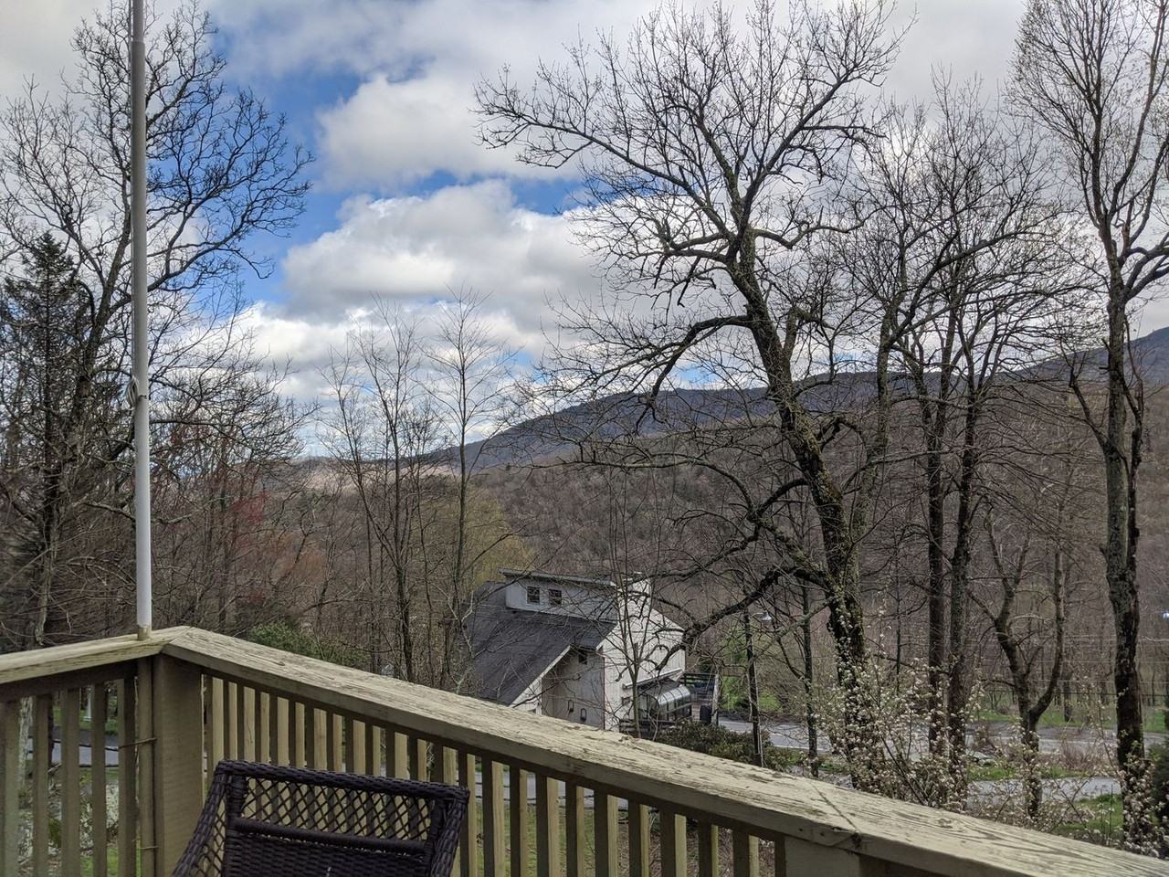 420 Cliffside Ln - Photo 7 of 45