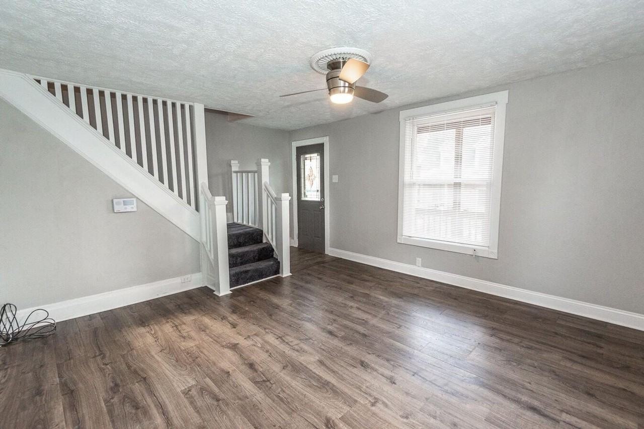 2358 Los Angeles Ave - Photo 3 of 28