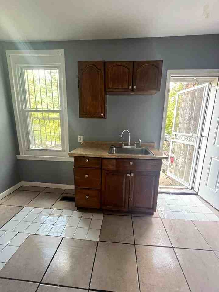 1717 N Pulaski St - Photo 2 of 11