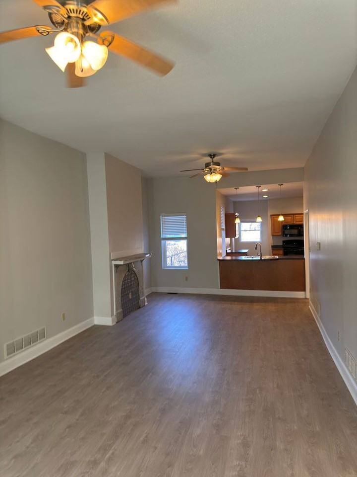 1419 Sedgwick St - Photo 7 of 7
