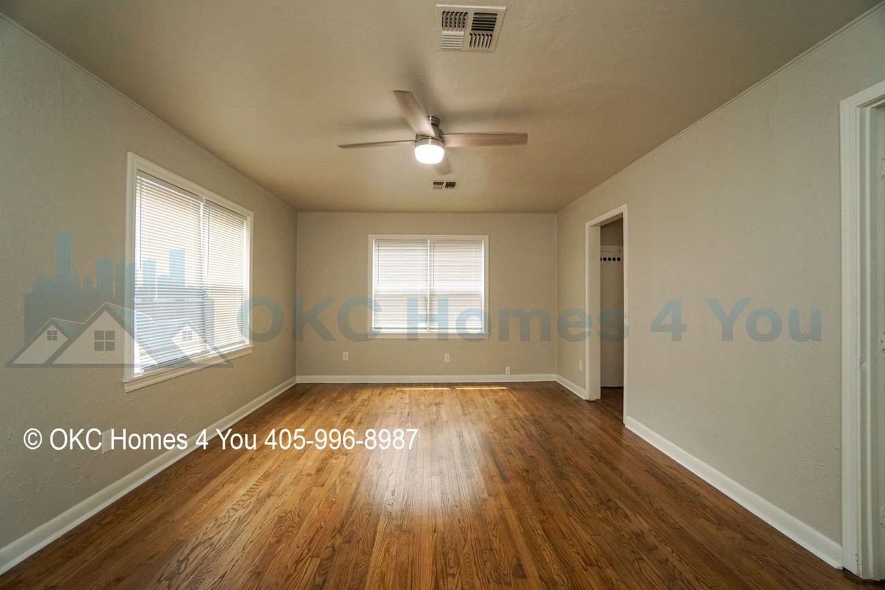 3733 Nw 15th St - Photo 2 of 16