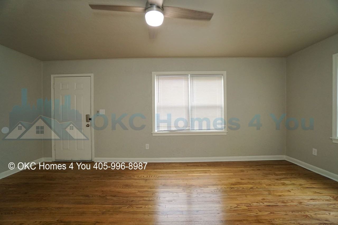 3733 Nw 15th St - Photo 3 of 16