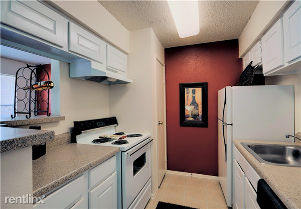 Trevor Highland Cross Apartments Highland Cross Dr, Houston, TX