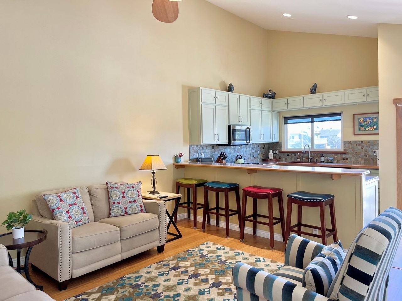 117 La Brea St - Photo 3 of 36