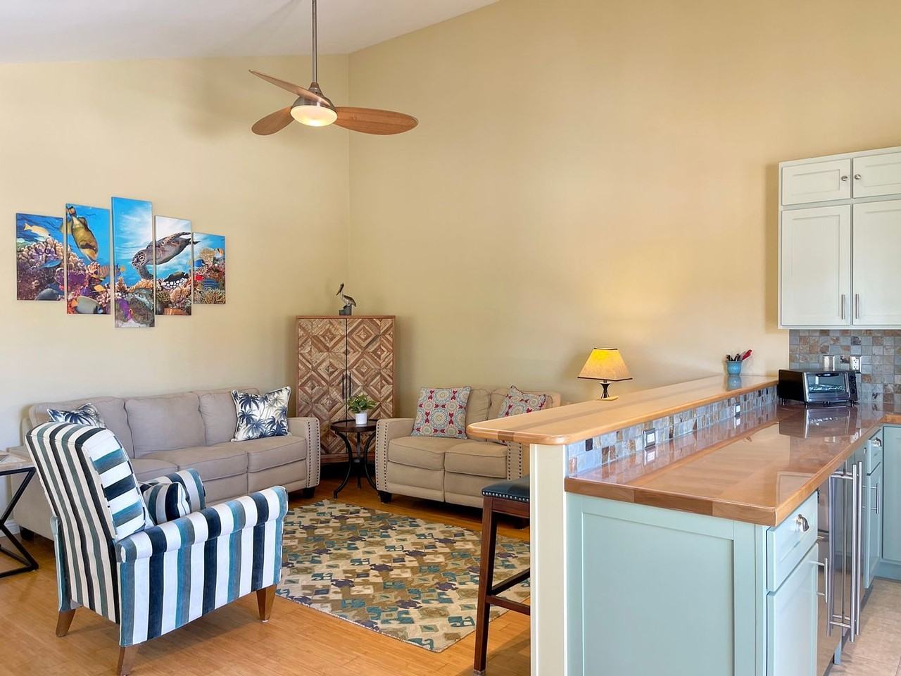 117 La Brea St - Photo 4 of 36