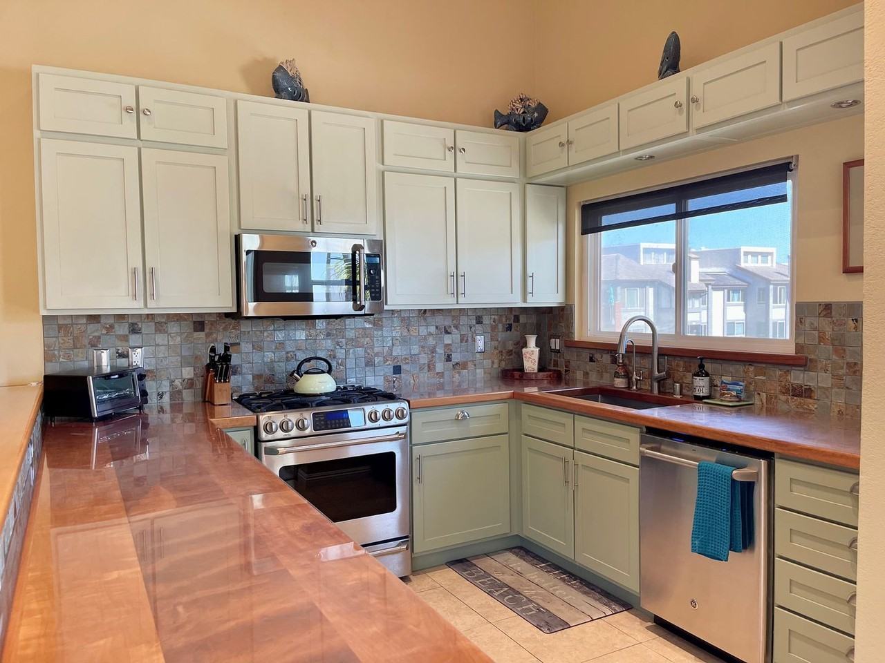 117 La Brea St - Photo 7 of 29