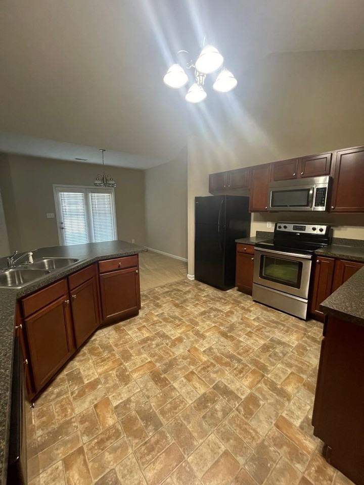 7427 Long Shot Ln - Photo 5 of 14