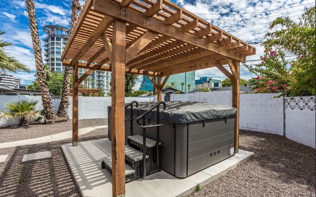 4721 N 24th St - Photo 2 of 50