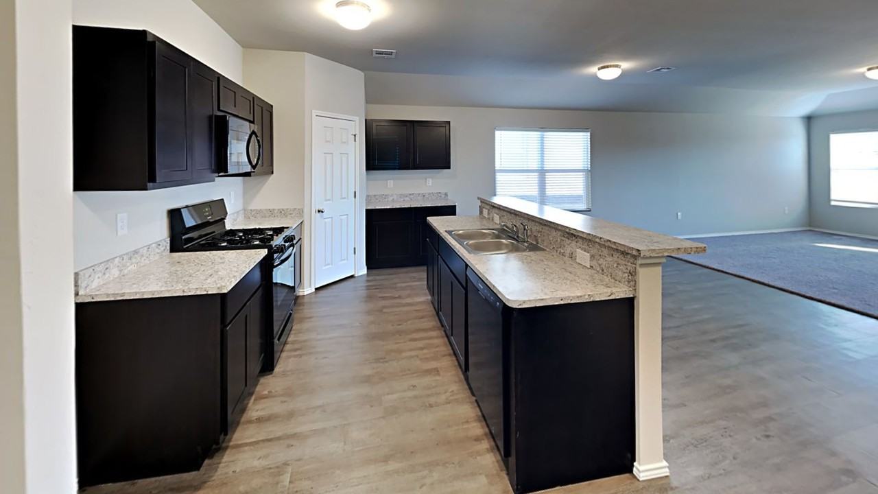 11748 Nw 99th Ter - Photo 6 of 21