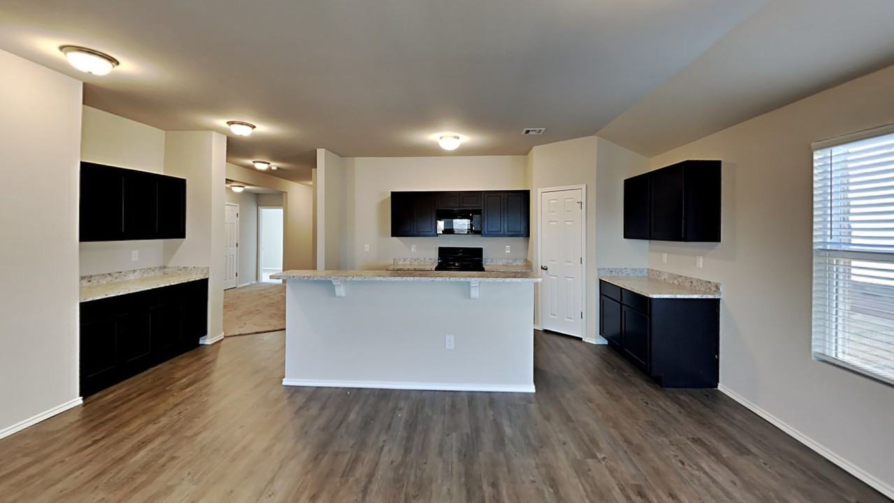 11748 Nw 99th Ter - Photo 7 of 21