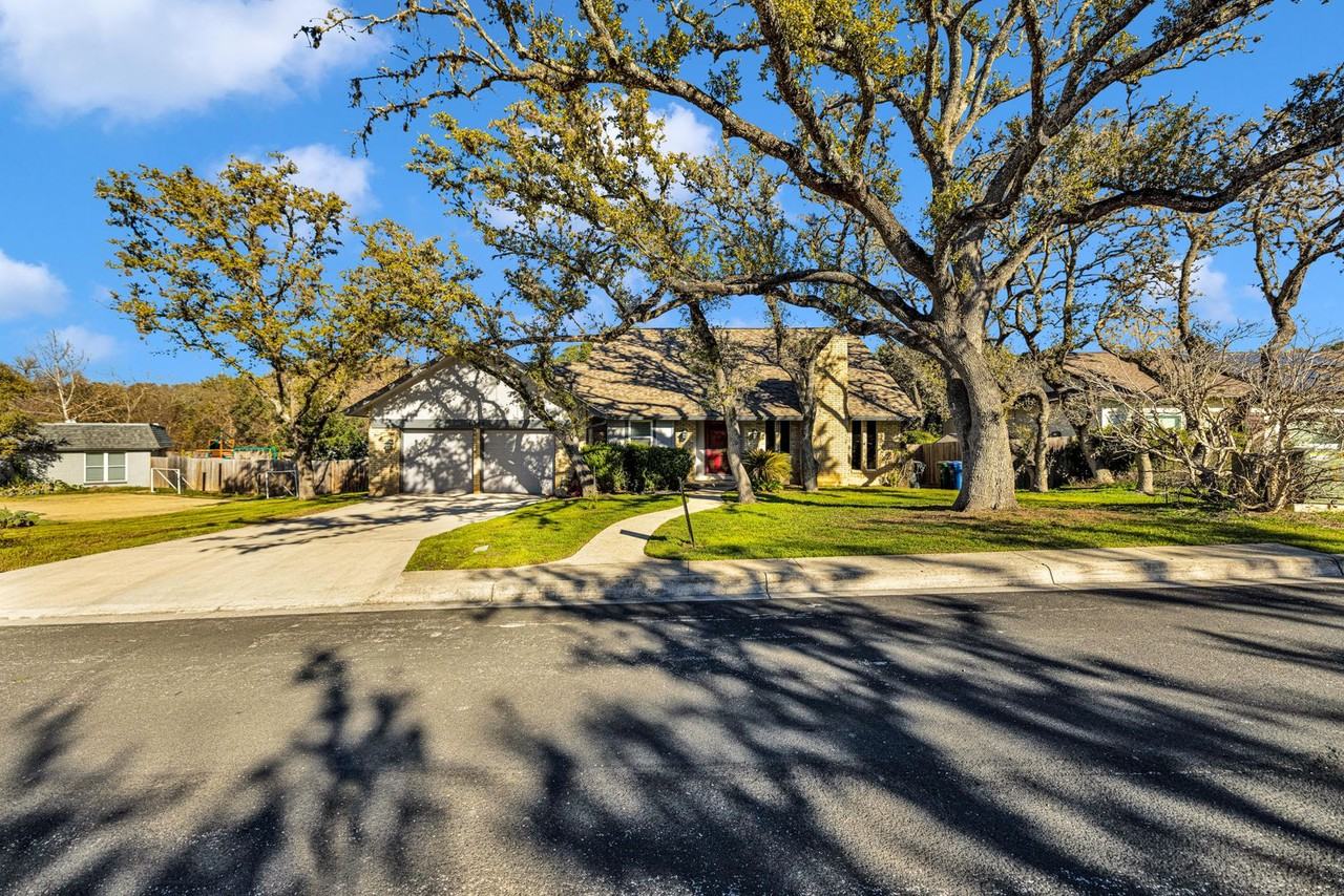 11506 Whisper Cir - Photo 2 of 33