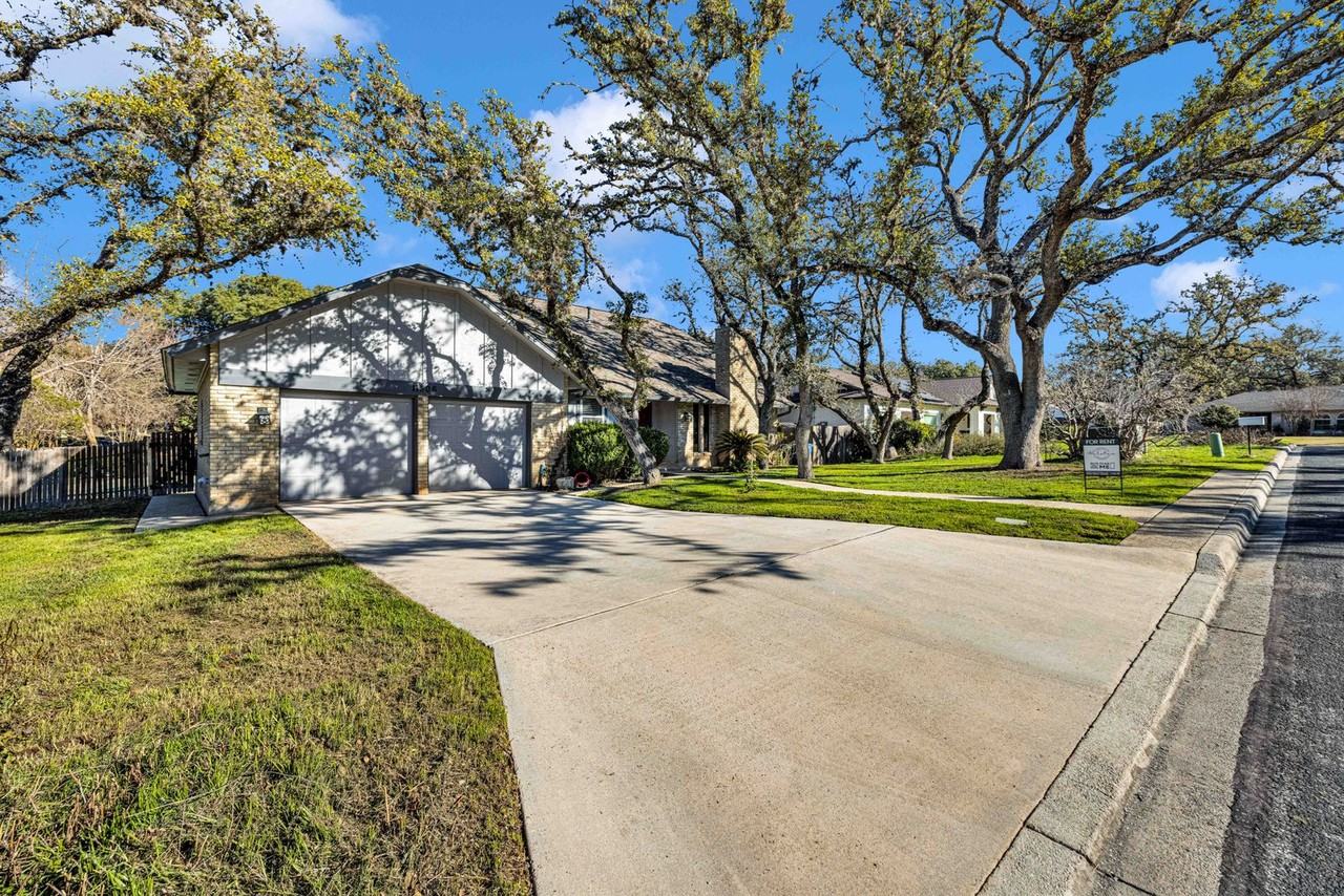 11506 Whisper Cir - Photo 3 of 33