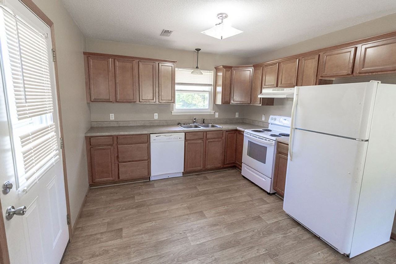 1544 Florence Dr - Photo 6 of 28