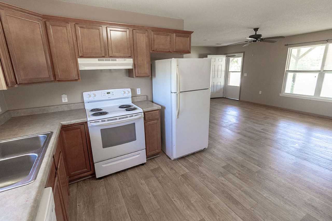 1544 Florence Dr - Photo 7 of 28