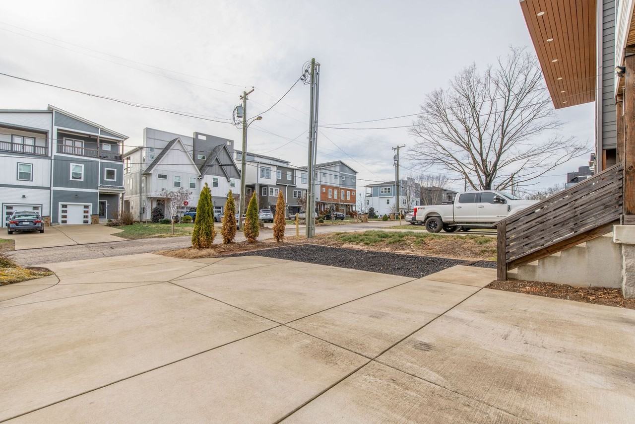 1007B Alice St - Photo 2 of 26