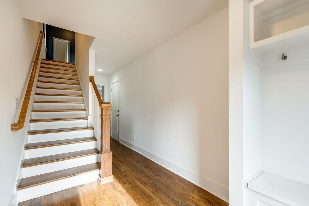 1007B Alice St - Photo 3 of 26