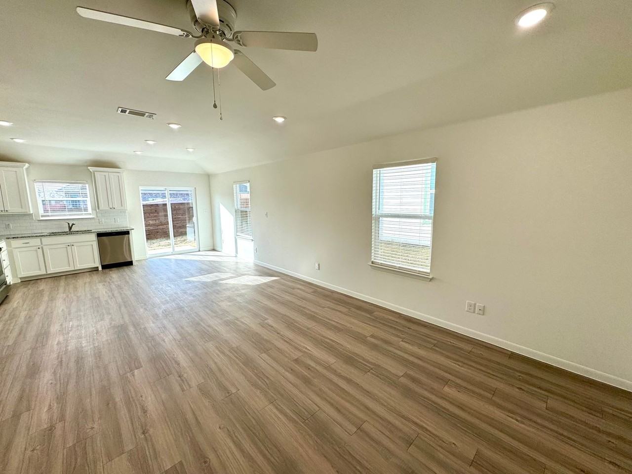 4910 Dry Creek Rd - Photo 3 of 9
