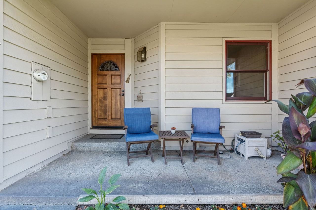 1897 Hopper Way - Photo 3 of 43