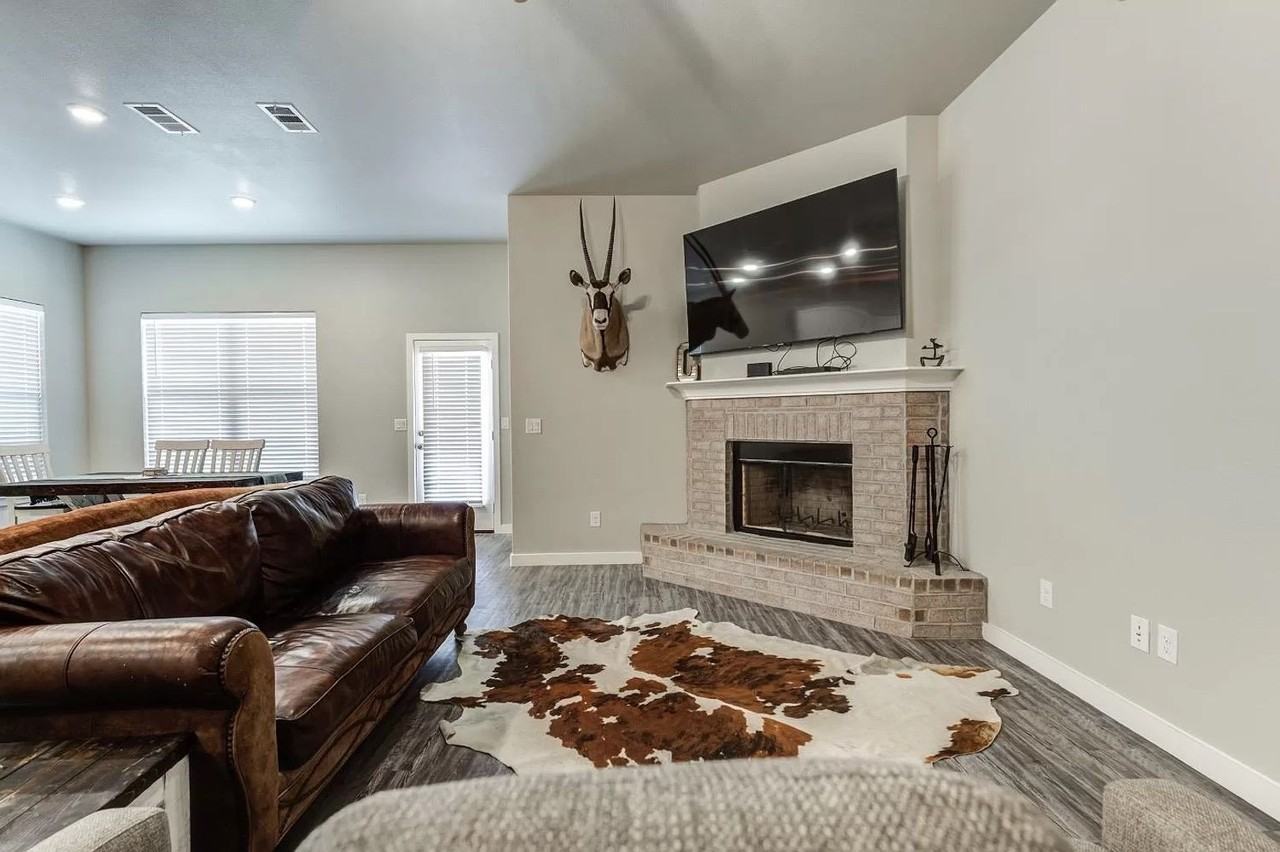 2705 Virginia Ave - Photo 3 of 27