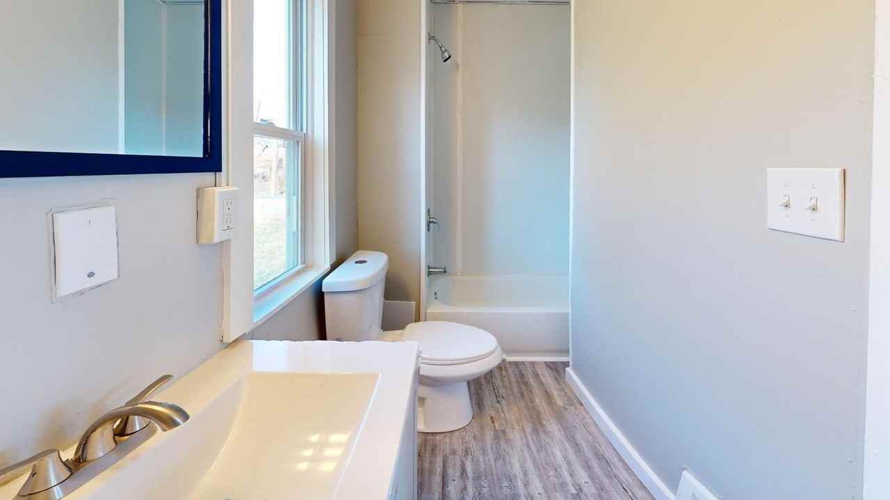 4559 Sackett Ave - Photo 2 of 48