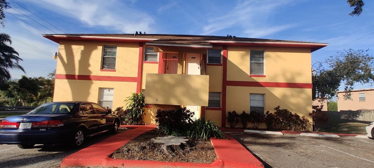 2967 S Fern Creek Ave - Photo 2 of 19