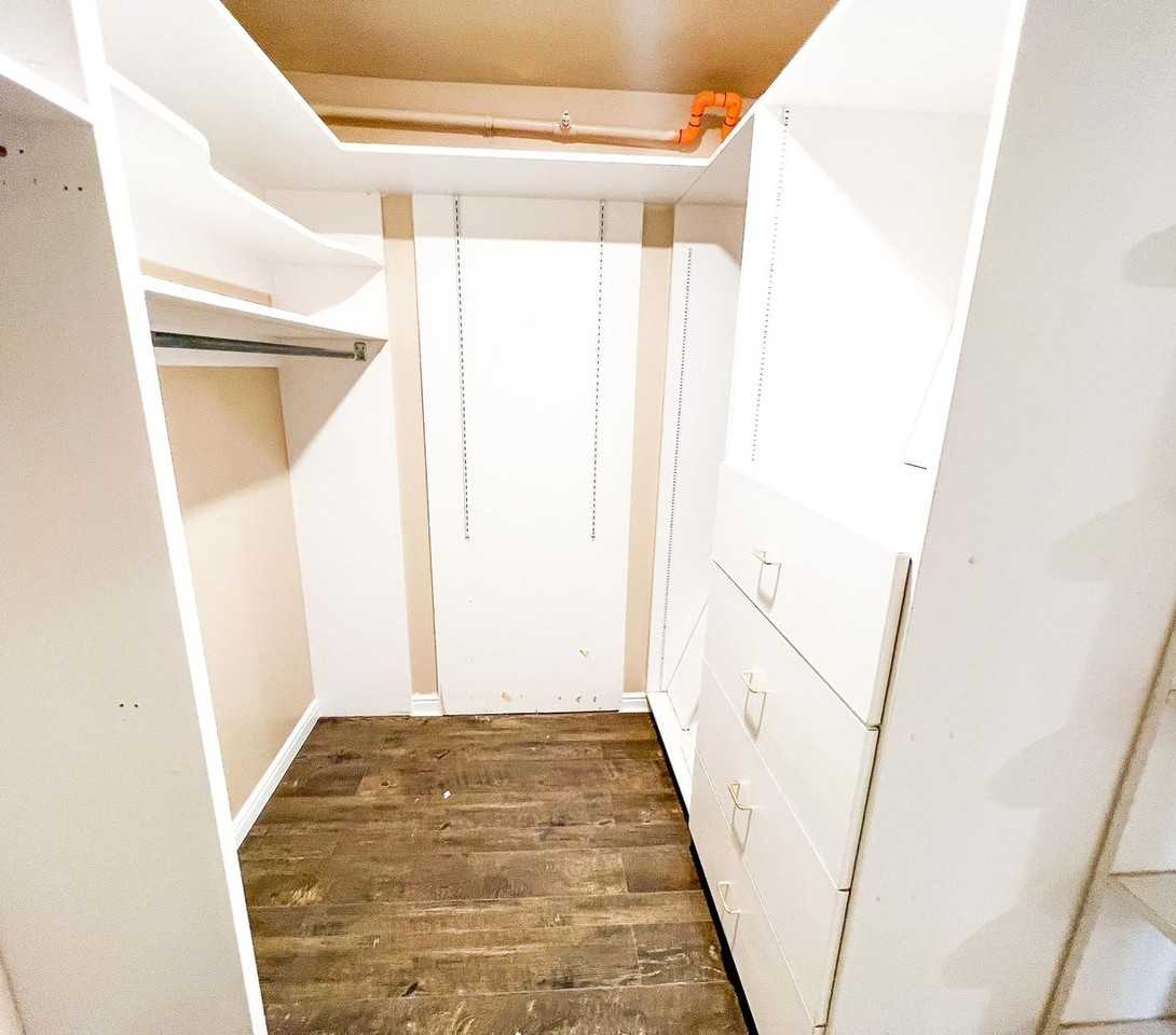 1060 N Louis St - Photo 6 of 14