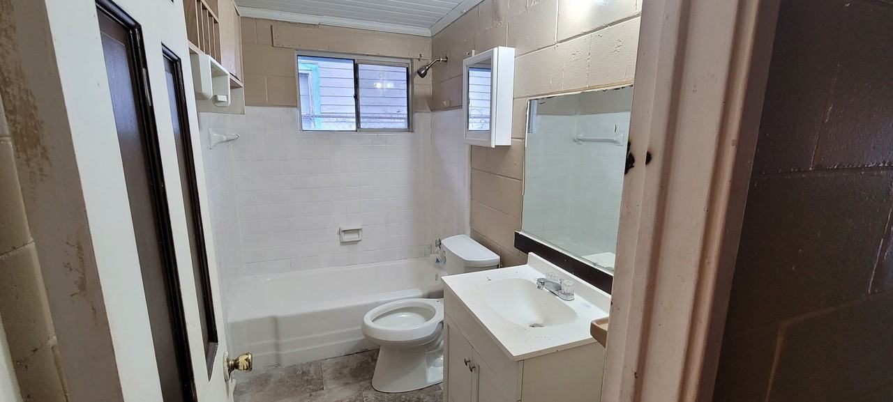 1132B Camille St - Photo 2 of 5