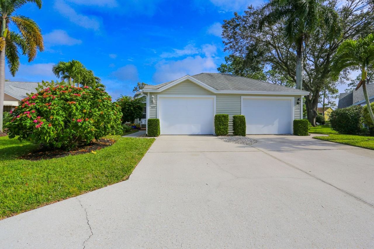 127 Bristol Ln - Photo 2 of 50