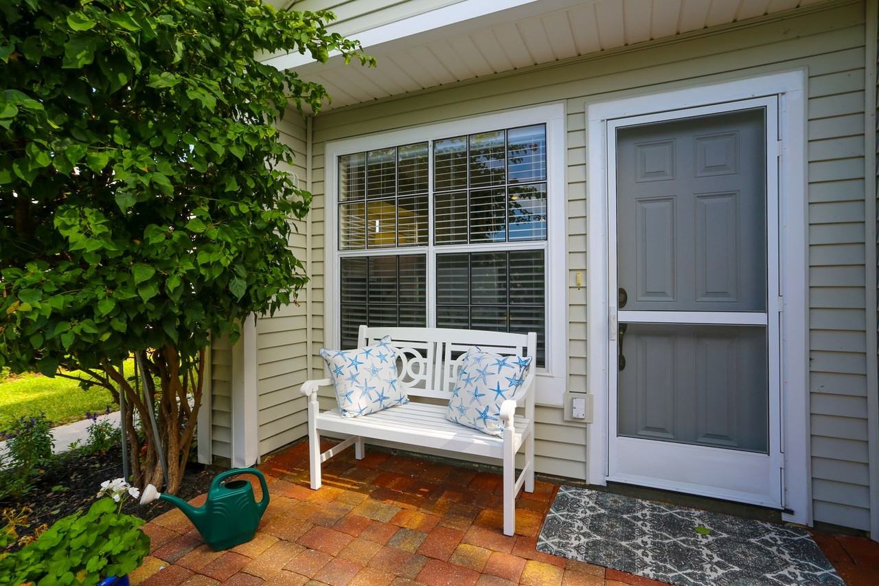 127 Bristol Ln - Photo 5 of 50