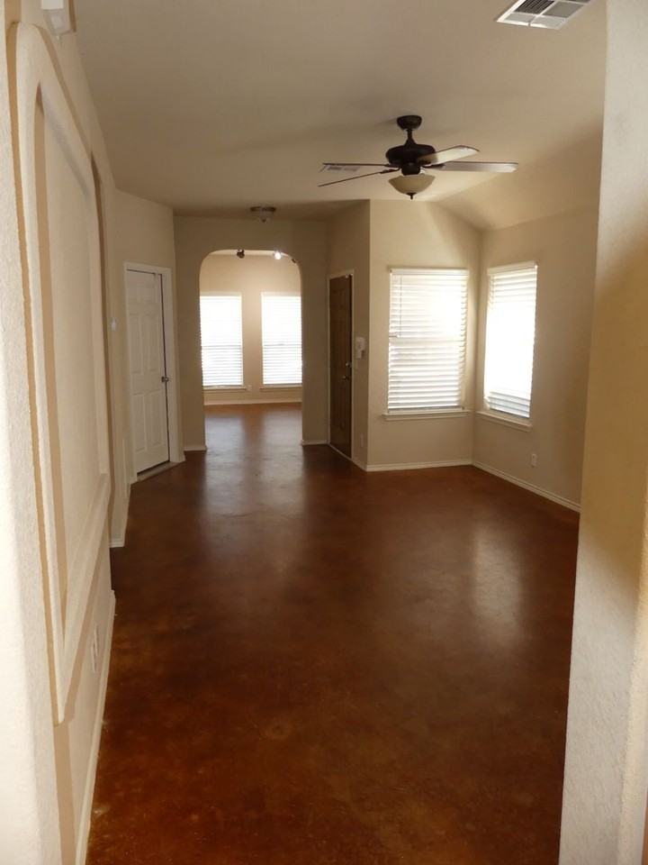 235 Hay Barn St - Photo 4 of 34