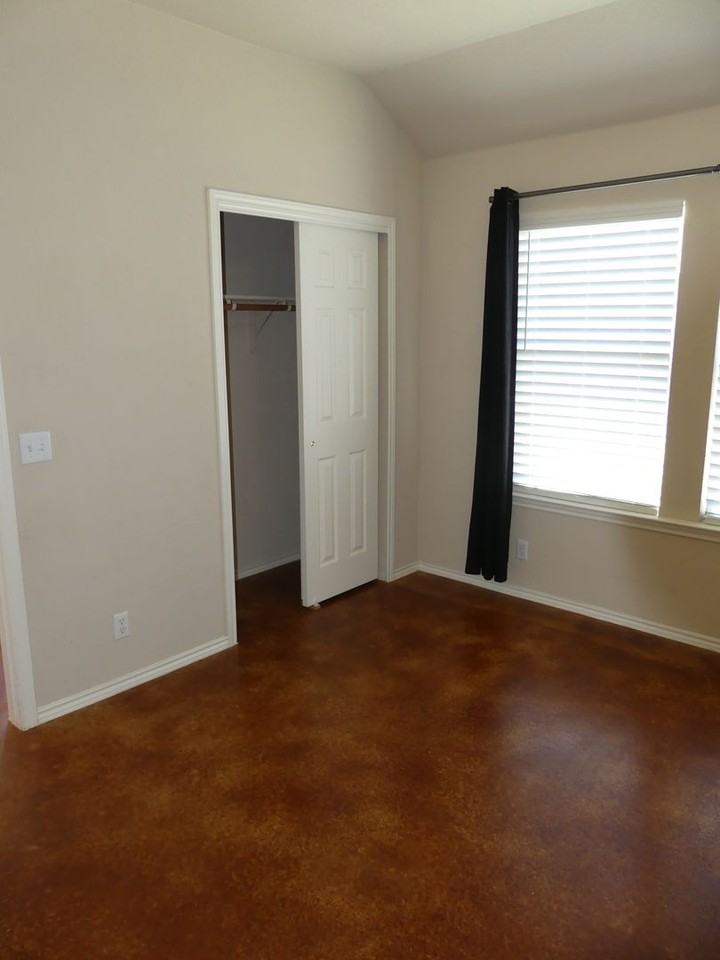 235 Hay Barn St - Photo 5 of 34