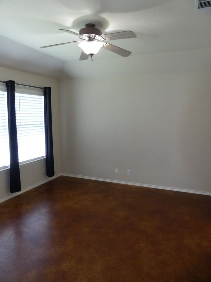 235 Hay Barn St - Photo 6 of 34