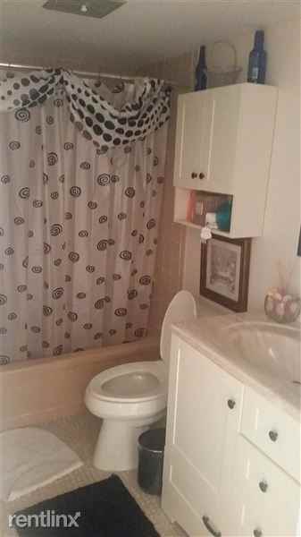 7620 NW 18th St - Photo 3 of 8