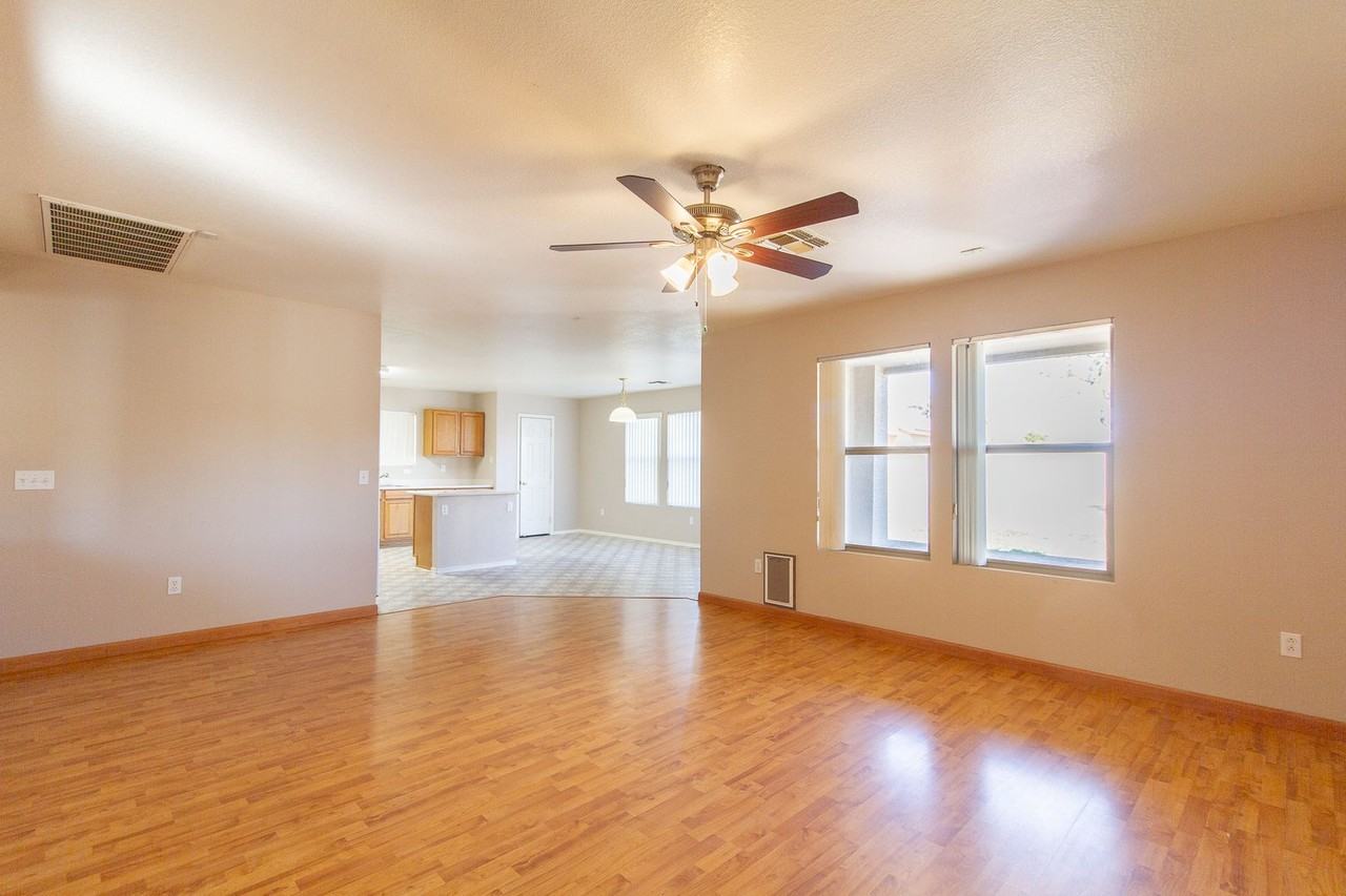 8566 E Desert Ln - Photo 7 of 20