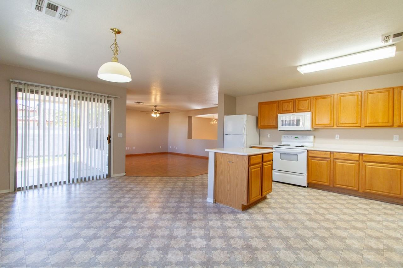 8566 E Desert Ln - Photo 7 of 19