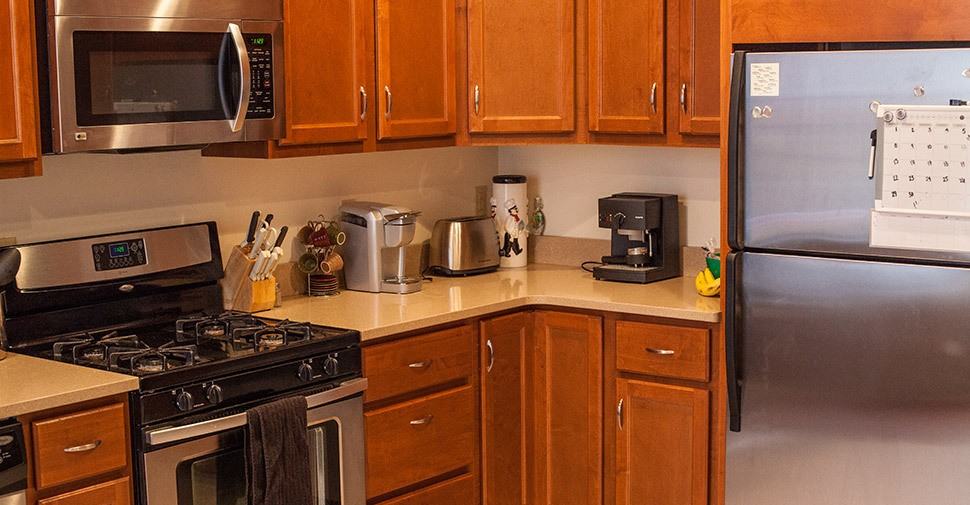 1716 Sarah St - Photo 2 of 18