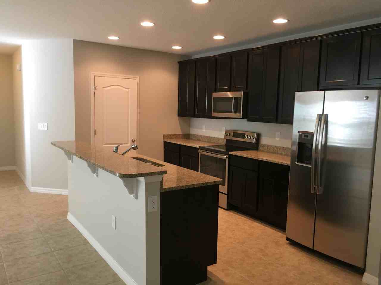 967 Zambrana St Se - Photo 3 of 14