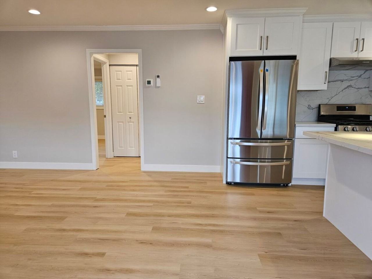 3087 Emerson St - Photo 4 of 26